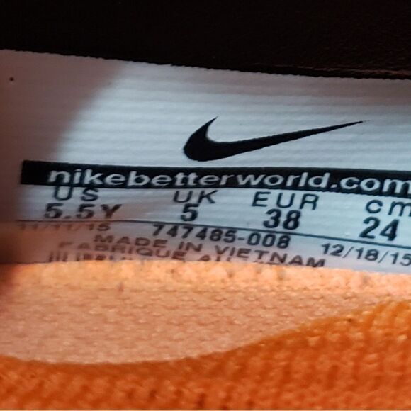 NIKE youth hypervenom cleats - Picture 2 of 12